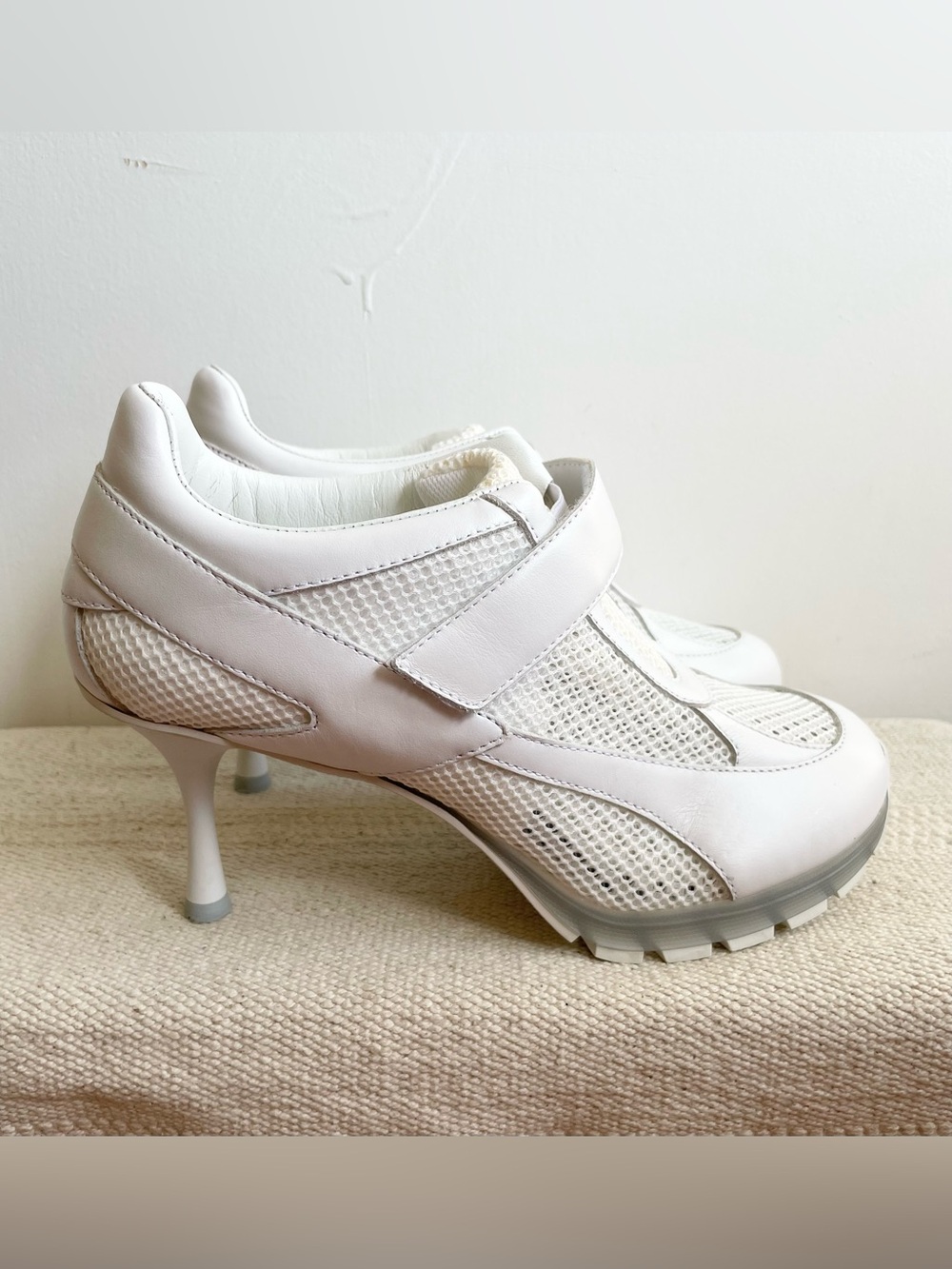 SNEEX The Tepper White Heels Size 9 Women’s Sneakers Pumps Italy Mesh Leather